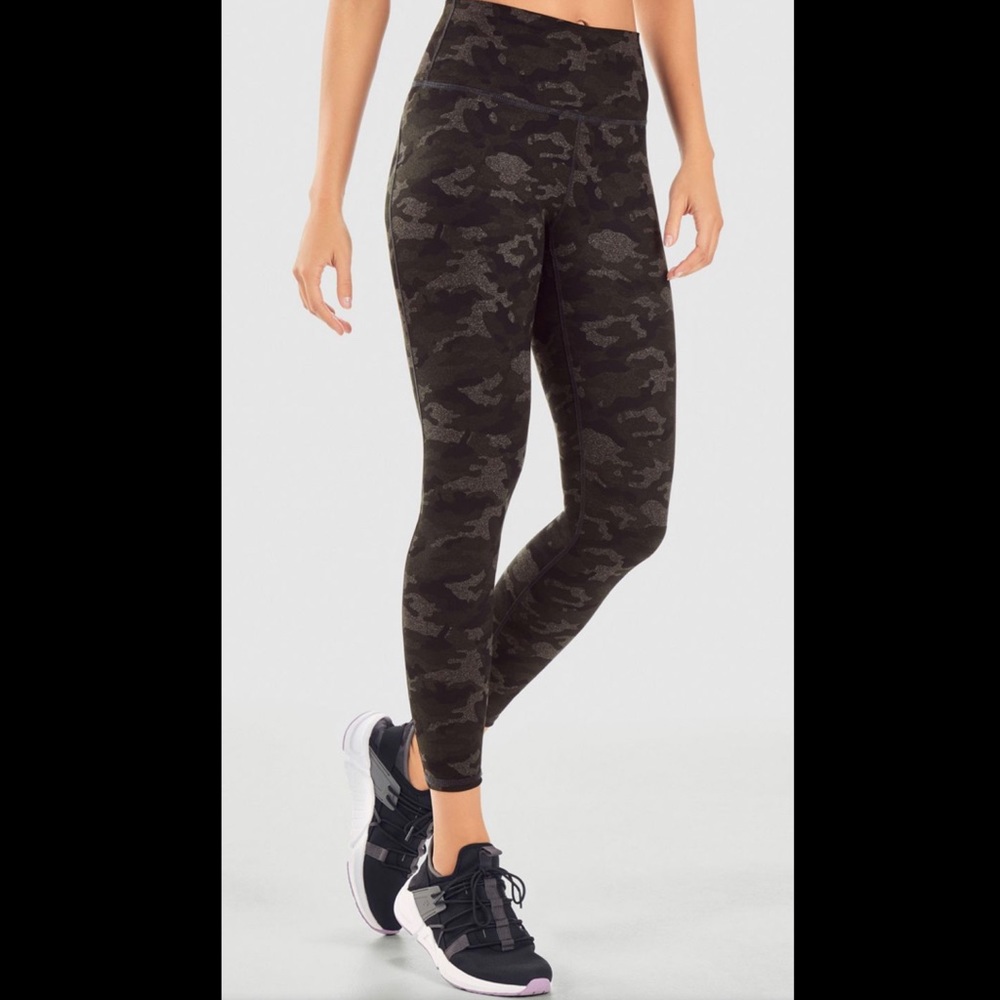 Fabletics Mila High Waisted Camo Legging M